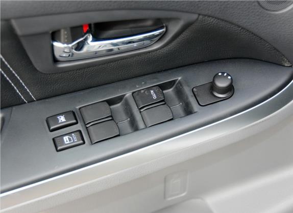 天语 SX4 2011款 改款 1.6L 手动运动型 车厢座椅   门窗控制