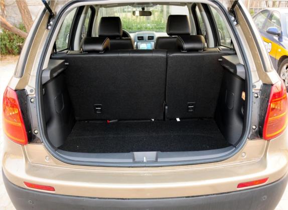 天语 SX4 2012款 1.6L 手动锐骑型 车厢座椅   后备厢