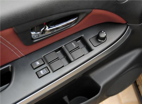 天语 SX4 2012款 1.6L 手动锐骑型 车厢座椅   门窗控制