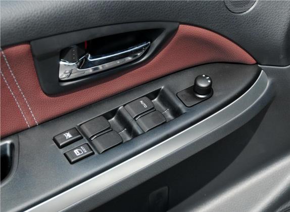 天语 SX4 2012款 1.6L 自动锐骑型 车厢座椅   门窗控制