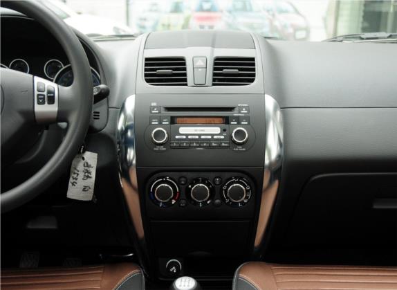 天语 SX4 2013款 1.6L 手动酷锐型 中控类   中控台