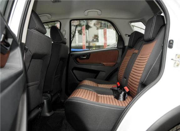 天语 SX4 2013款 1.6L 手动酷锐型 车厢座椅   后排空间