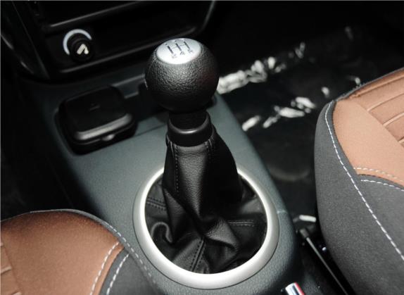 天语 SX4 2013款 1.6L 手动酷锐型 中控类   挡把