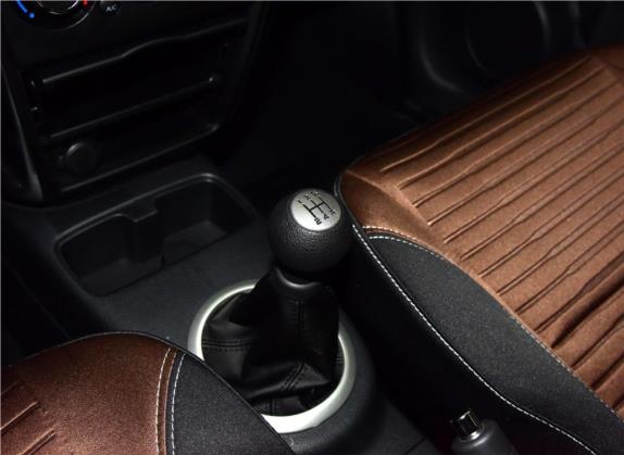 天语 SX4 2016款 1.6L 手动经典版 中控类   挡把
