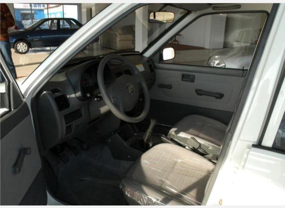 奥拓 2006款 0.8L 标准型 车厢座椅   前排空间