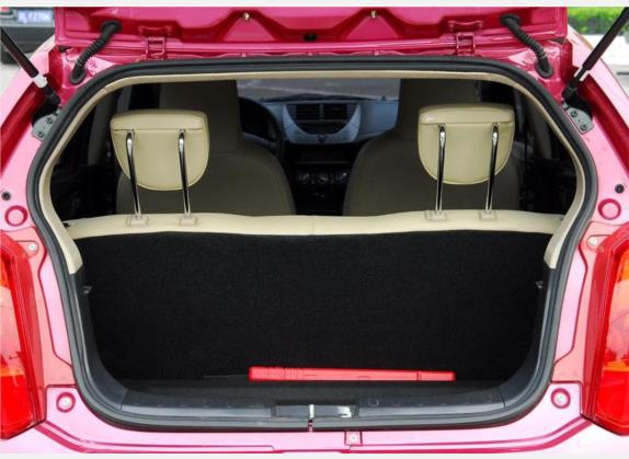 奥拓 2009款 1.0L 自动豪华型 车厢座椅   后备厢