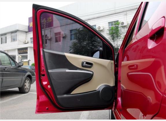 奥拓 2009款 1.0L 自动豪华型 车厢座椅   前门板