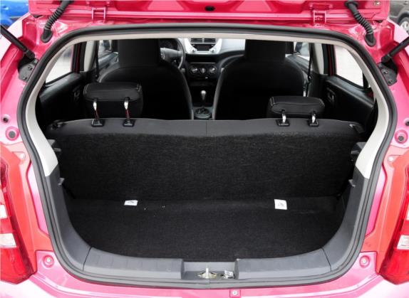 奥拓 2013款 1.0L 自动炫酷型 车厢座椅   后备厢