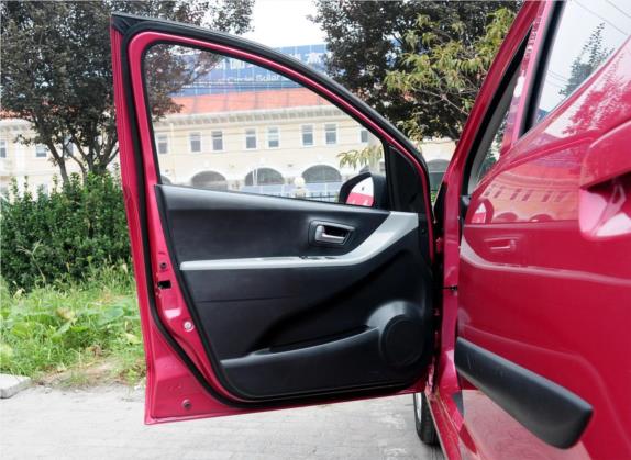 奥拓 2013款 1.0L 自动炫酷型 车厢座椅   前门板