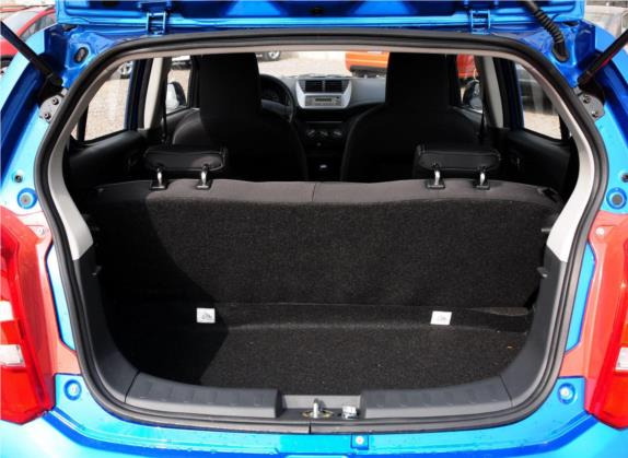 奥拓 2013款 1.0L 手动舒适型 车厢座椅   后备厢