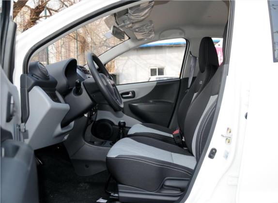 奥拓 2013款 1.0L 手动实用型 车厢座椅   前排空间