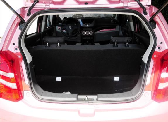 奥拓 2013款 1.0L 手动20周年限量版 车厢座椅   后备厢