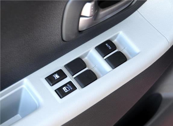 奥拓 2013款 1.0L 手动20周年限量版 车厢座椅   门窗控制