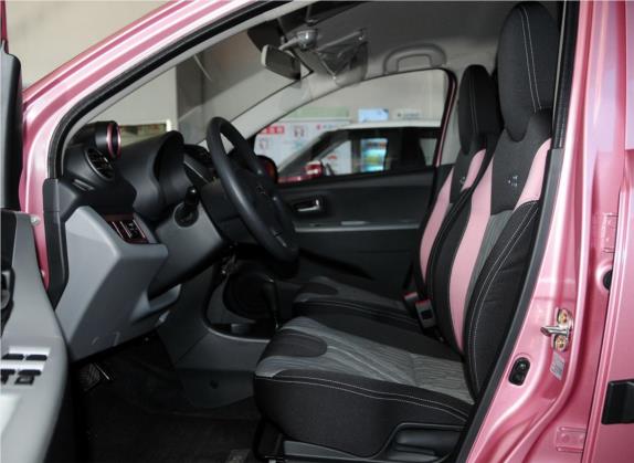 奥拓 2013款 1.0L 自动20周年限量版 车厢座椅   前排空间