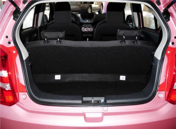 奥拓 2013款 1.0L 自动20周年限量版 车厢座椅   后备厢