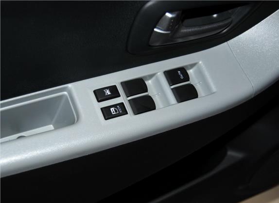 奥拓 2013款 1.0L 自动20周年限量版 车厢座椅   门窗控制