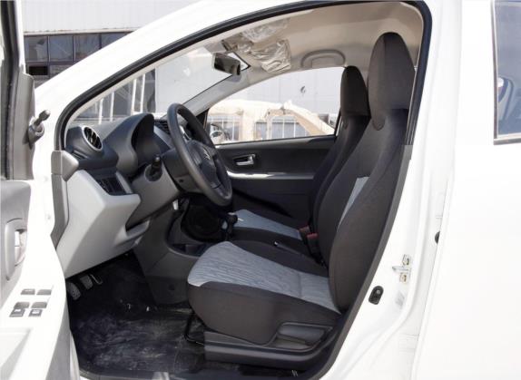 奥拓 2013款 改款 1.0L 手动舒适型 车厢座椅   前排空间