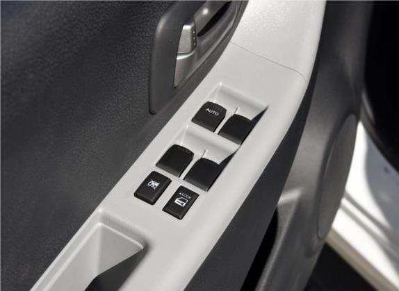 奥拓 2013款 改款 1.0L 手动舒适型 车厢座椅   门窗控制
