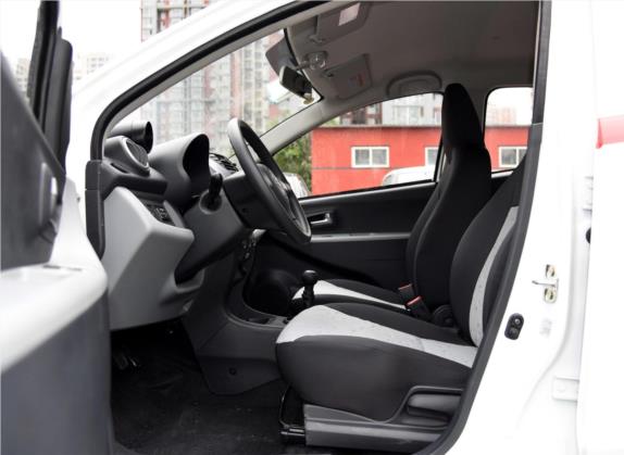 奥拓 2015款 1.0L 手动限定型 车厢座椅   前排空间