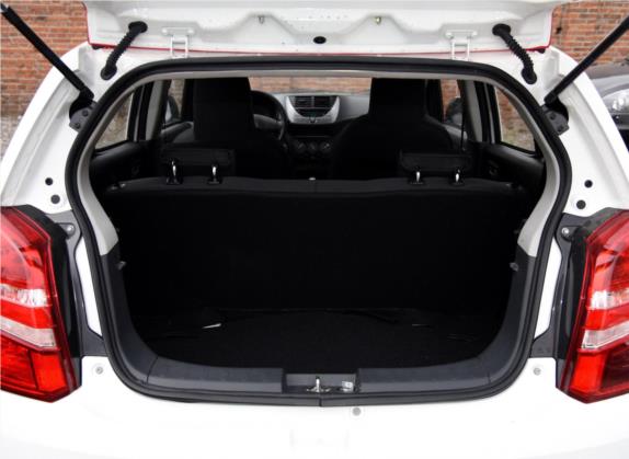 奥拓 2015款 1.0L 手动限定型 车厢座椅   后备厢