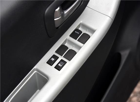 奥拓 2015款 1.0L 手动限定型 车厢座椅   门窗控制