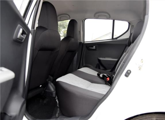 奥拓 2015款 1.0L 自动限定型 车厢座椅   后排空间