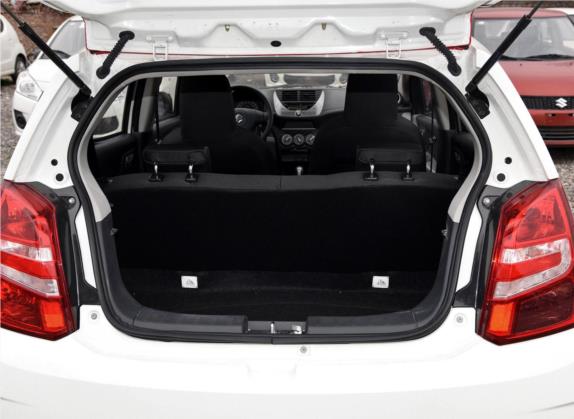 奥拓 2015款 1.0L 自动限定型 车厢座椅   后备厢