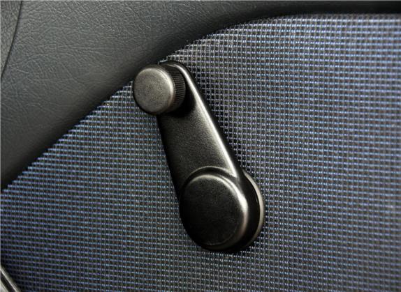 羚羊 2011款 1.3L 基本型 车厢座椅   门窗控制