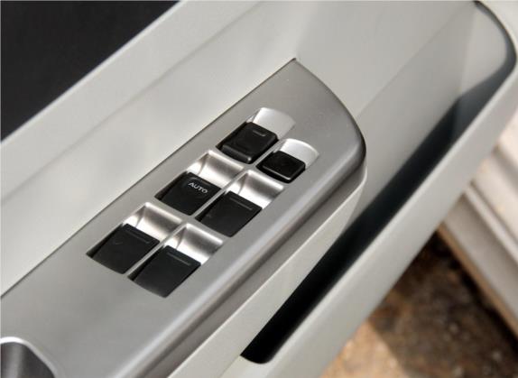 羚羊 2012款 1.3L 舒适型 车厢座椅   门窗控制