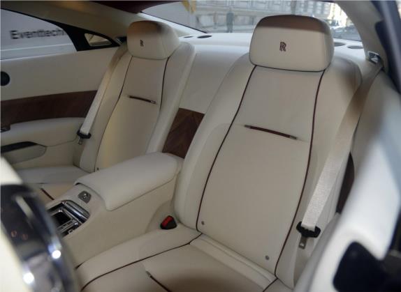 魅影 2013款 6.6T 标准型 车厢座椅   后排空间