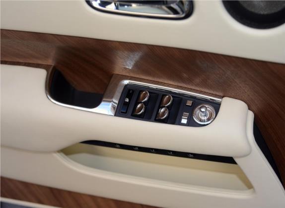 魅影 2013款 6.6T 标准型 车厢座椅   门窗控制