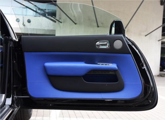 魅影 2017款 6.6T Black Badge Edition 车厢座椅   前门板