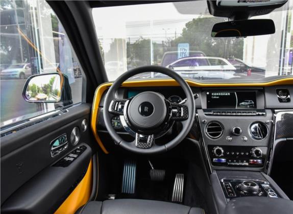 库里南 2020款 Black Badge 中控类   驾驶位
