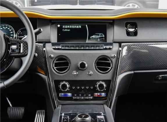 库里南 2020款 Black Badge 中控类   中控台