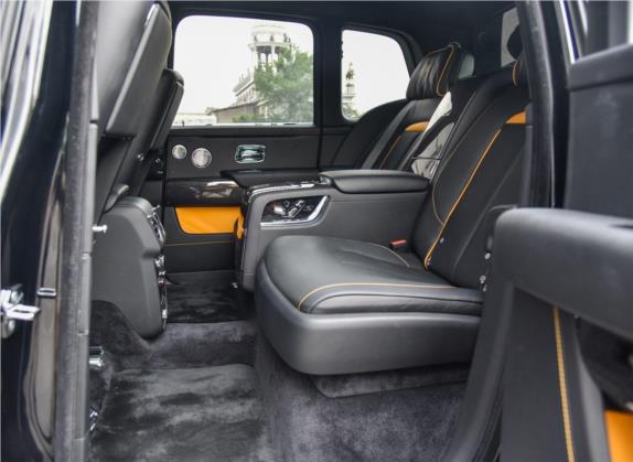库里南 2020款 Black Badge 车厢座椅   后排空间