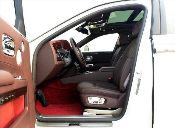 古思特 2014款 6.6T 英骥典藏版 车厢座椅   前排空间