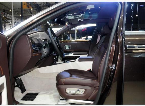 古思特 2015款 Series II 加长版 车厢座椅   前排空间