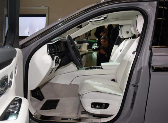 古思特 2021款 6.7T 标准轴距版 车厢座椅   前排空间