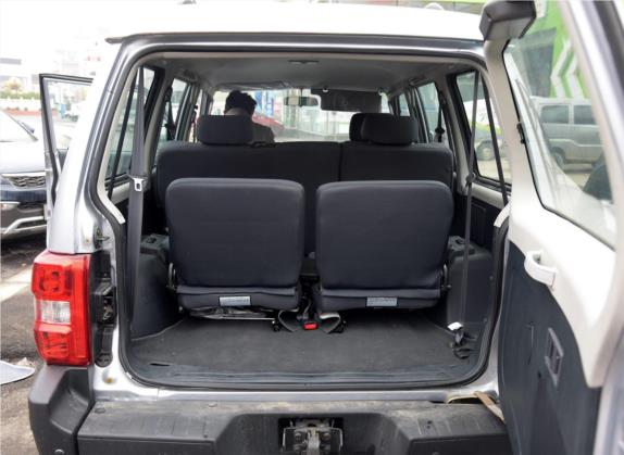 猎豹Q6 2015款 2.4L 手动两驱精英型 车厢座椅   后备厢