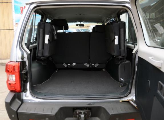 猎豹Q6 2015款 2.4L 手动四驱卓越型 车厢座椅   后备厢