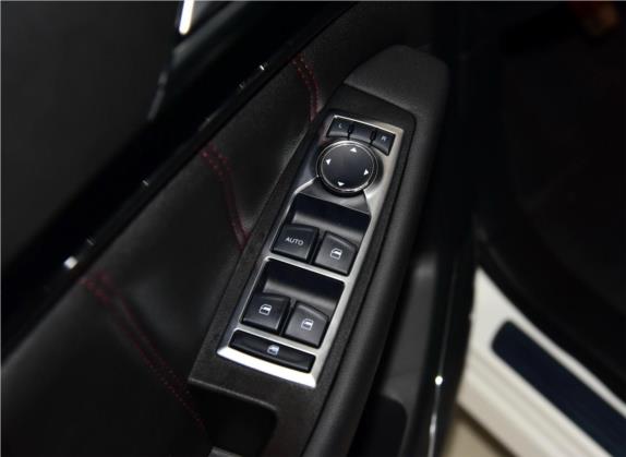 猎豹CS10 2015款 2.0T 手动风尚型 车厢座椅   门窗控制