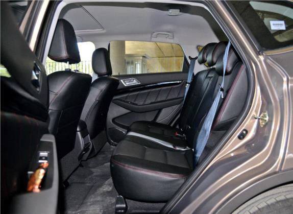 猎豹CS10 2015款 2.0T 手动卓越型 车厢座椅   后排空间