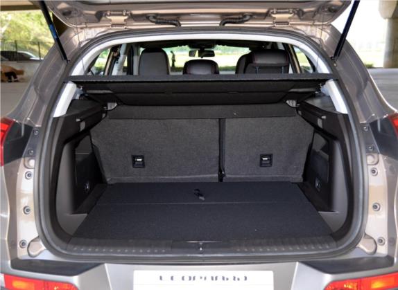 猎豹CS10 2015款 2.0T 手动卓越型 车厢座椅   后备厢