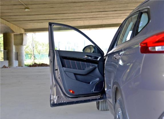 猎豹CS10 2015款 2.0T 手动卓越型 车厢座椅   前门板