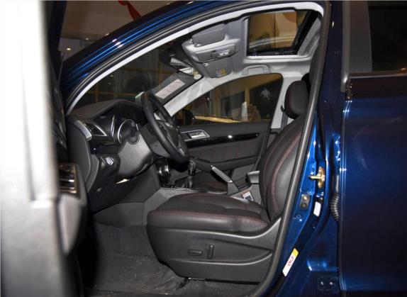猎豹CS10 2015款 2.0T 手动至尊型 车厢座椅   前排空间