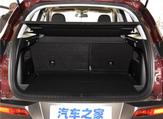 猎豹CS10 2016款 2.0T 手动卓越型 车厢座椅   后备厢