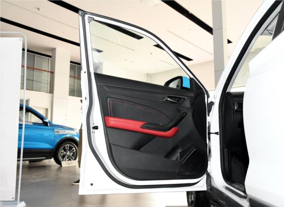 猎豹CS9新能源 2018款 EV300 风尚版 车厢座椅   前门板
