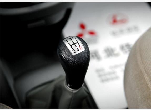 骐菱 2008款 1.6L 舒适型 中控类   挡把