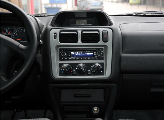飞腾 2010款 经典版 2.0L 四驱舒适型 中控类   中控台