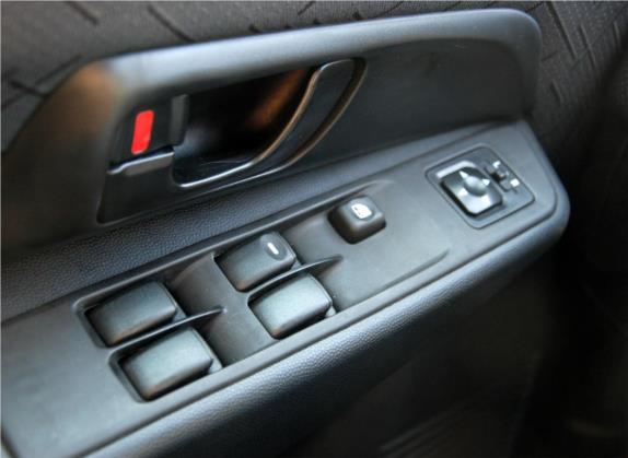飞腾 2013款 经典版 2.0L 两驱标准型 车厢座椅   门窗控制